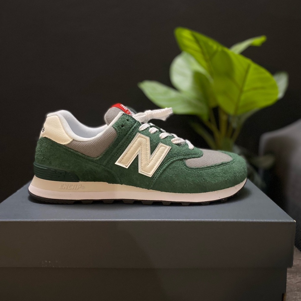 Mens New Balance 574 Size 10.5